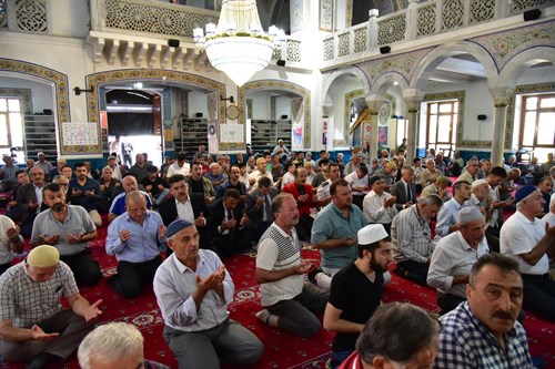 Valimiz Osman Hacıbektaşoğlu  Piyade Uzm. Çvş. Mustafa Sezer'in Mevlid-i Şerif Programına Katıldı