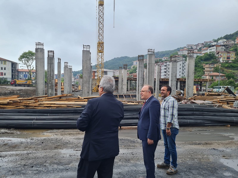 Vali Mustafa Tutulmaz Yapımı Devam Eden İnşaatlarda İncelemelerde Bulundu