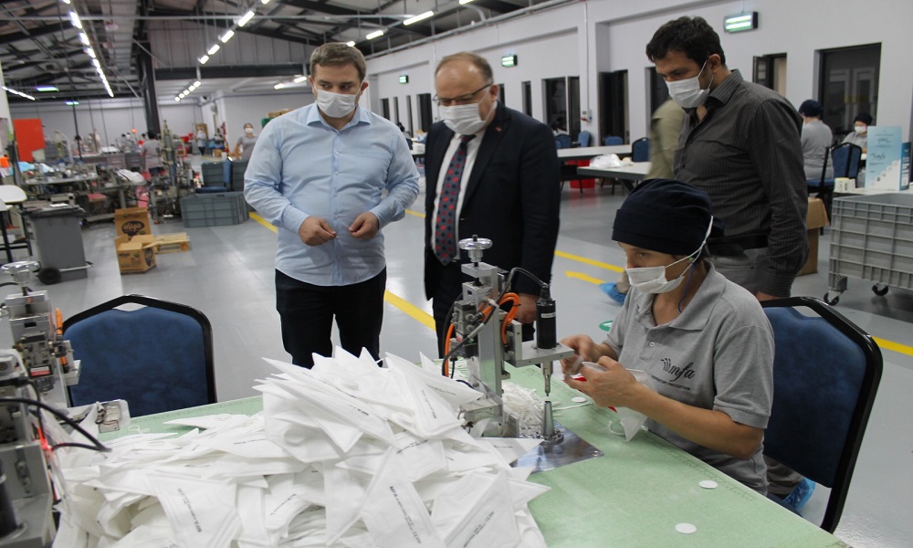 Vali Mustafa Tutulmaz M F A Maske Fabrikasinda Ziyaret Ve Incelemelerde Bulundu